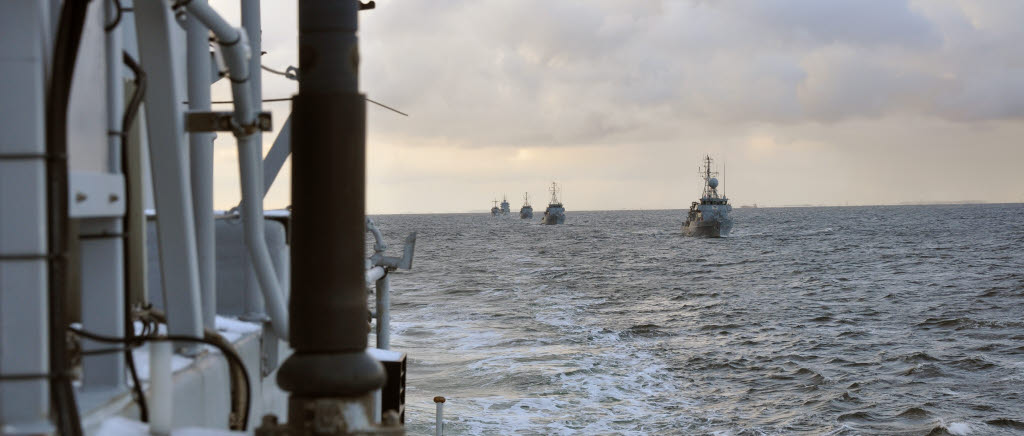 Baltiska, tyska, danska och svenska minröjningsfartyg övar i södra Östersjön i mars 2018.