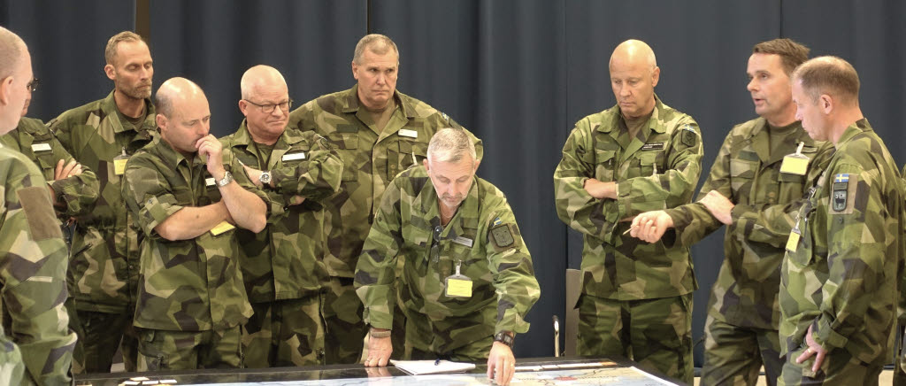 Arméns chefer genomförde ett krigsspel i Enköping i slutet av september i syfte att utveckla arméns förmåga att strida med krigsförbanden relaterat DGO.