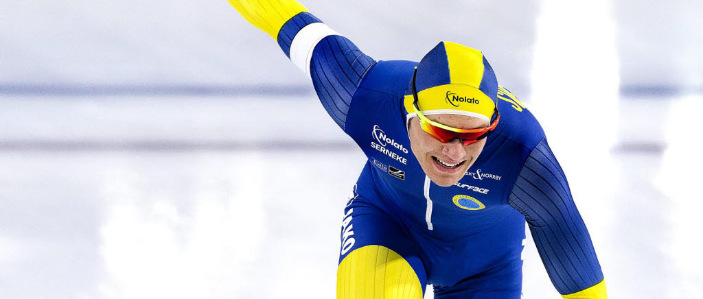 Den nye världsmästaren på 5000 meter skridskor, svensken Nils van der Poel
