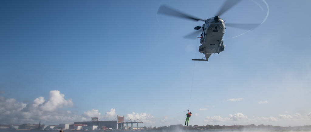 Samtliga helikoptrar i Försvarsmakten kan ha vinsch men för sjöräddning är nya helikopter 14 den mest optimala. 