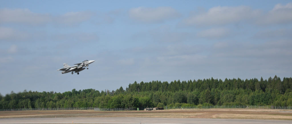 160608.Baltops16.F 17 deltar. Flyger från hemmabas. 