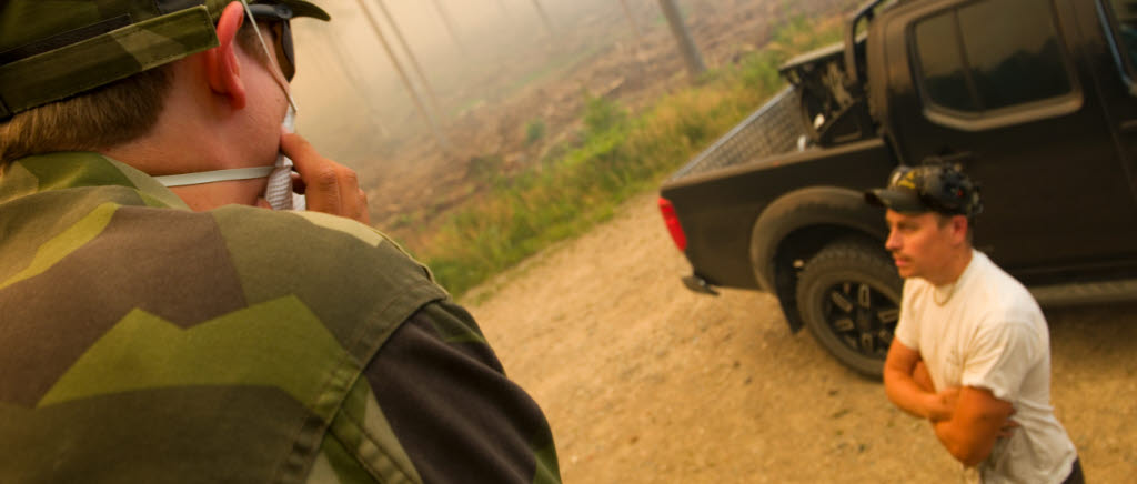 20140804 RAMNÄS
En stor skogsbrand har brutit ut i Västmanland och räddningstjänsten får stöd från bland annat Försvarsmakten.
Foto: Lt Marcus Åhlén/Combat Camera/Försvarsmakten
BILDEN ÄR FRI FÖR PUBLICERING ELLER VISNING UNDER FÖRUTSÄTTNING ATT FULLSTÄNDIG BYLINE ANGES.