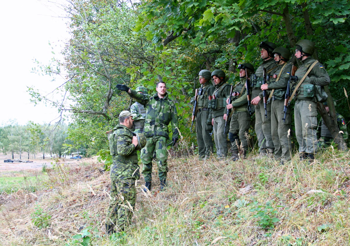 Därför Utbildar Sverige Ukrainska Säkerhetsstyrkor - Försvarsmakten