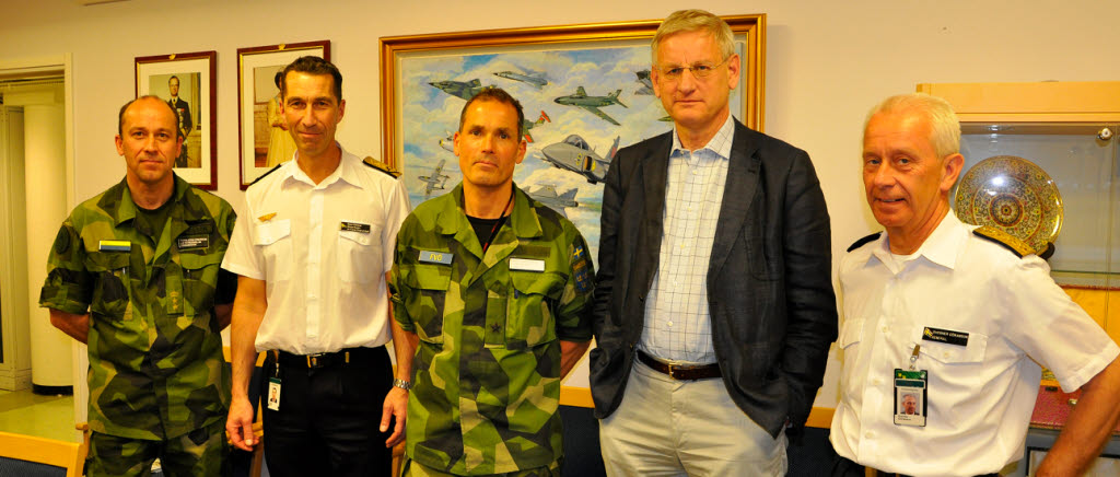 STOCKHOLM 20140518. I Flygvapenövning 2014 övar luftstridskrafterna (flygvapnet och luftvärnet) förmågan att hävda och försvara Sveriges territoriella integritet – dvs försvaret av Sverige. Övningen genomförs i södra Sverige mellan 16 och 20 maj dygnet runt. I övningen deltar närmare 3 300 personer. Deltagande förband: Högkvarteret (flygtaktiska staben), Skaraborgs flygflottilj F 7, Blekinge flygflottilj F 17, Norrbottens flygflottilj F 21, Helikopterflottiljen, Luftstridsskolan, Luftvärnsregementet, Ledningsregementet (METOCC och TKSE), Försvarsmaktens logistik, Försvarsmaktens telenät- och markteleförband FMTM, Försvarsmaktens tekniska skola FMTS (1.Tekbat) och Hemvärnet. Dessutom medverkar specialflyg från Saab. Under perioden pågår den bilaterala (Sverige och Finland) marina övningen Swefinex 14. Flygvapenövning 2014 är en försvarsmaktsgemensam övning med marinen där Högkvarteret (marintaktiska staben), Första ubåtsflottiljen, tredje sjöstridsflottiljen, fjärde sjöstridsflottiljen, Marinbasen och Sjöstridsskolan medverkar. Foto: Mats Gyllander/Försvarsmakten