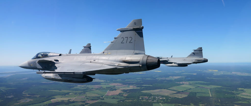 Flygvapenövning 2018. 180525 Övningen startar, alla är redo. Rote Jas 39 Gripen från F 7 ombaserar till Ämari, Estland.