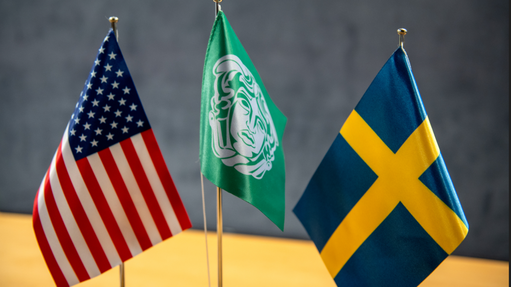 The Swedish Armed Forces and United States European Command (USEUCOM) signed a bilateral letter of intent for cooperation regarding cyber defense.