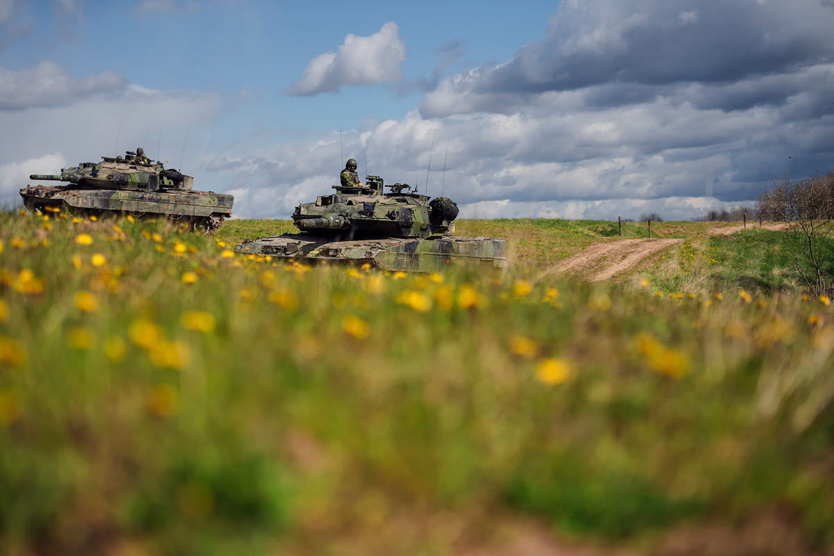 Slik forbereder det svenske militæret overgangen til fossilfritt drivstoff