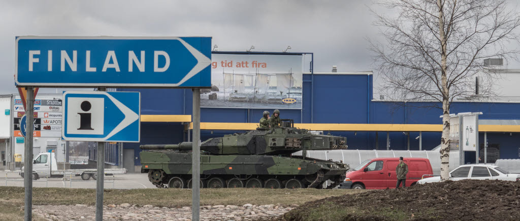 Försvarsmakten på turné vid gränsen