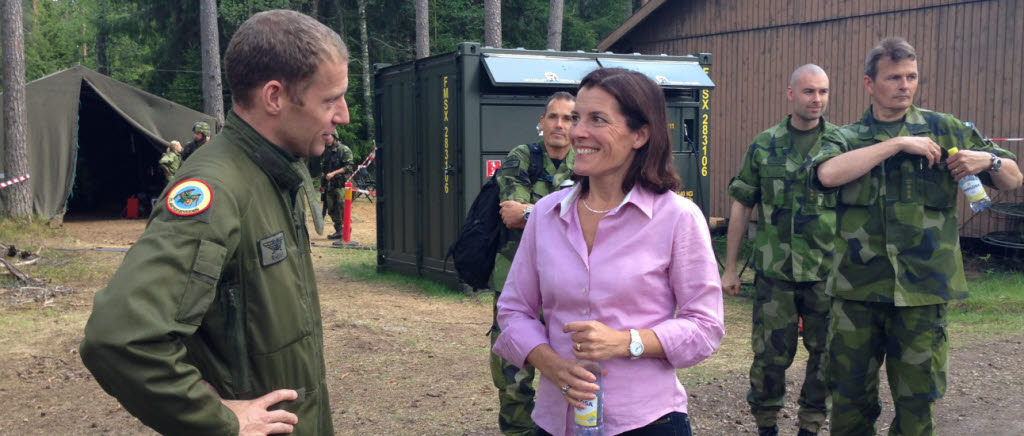 Försvarsministern besökte flygvapenövningen på Hagshult