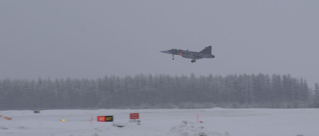 Norrbottens flygflottilj. 160211. Spridd klargöring. 32:a flygunderhållskompaniet. 
Jas 39 Gripen