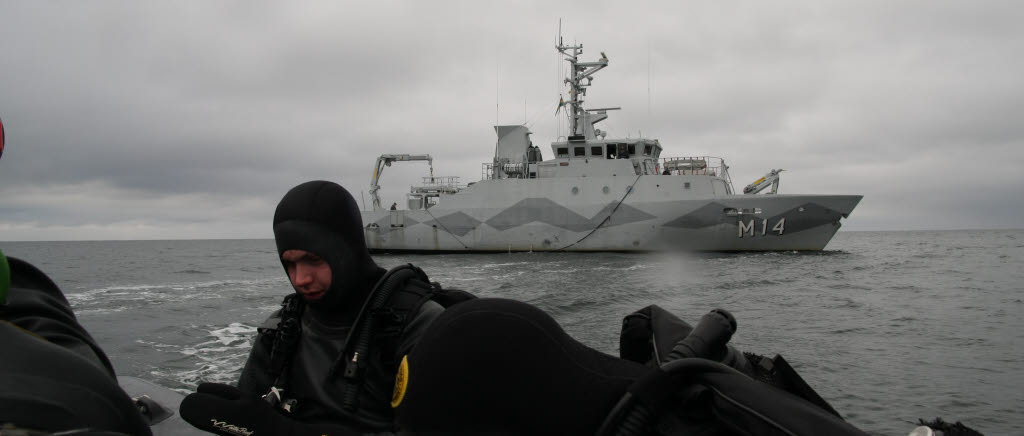 Styrkan med HMS Sturkö är att hon både kan leta minor med sonar och använda röjdykare.