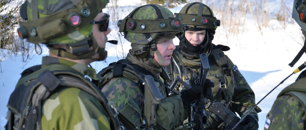 Svenska och finska soldater i samverkan under övning Kehä 118.