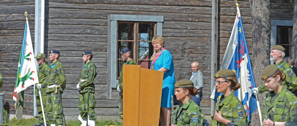 Landshövdingen i Västerbotten, Magdalena Andersson, var nationaldagsceremonins huvudtalare på Gumboda hed 2014.