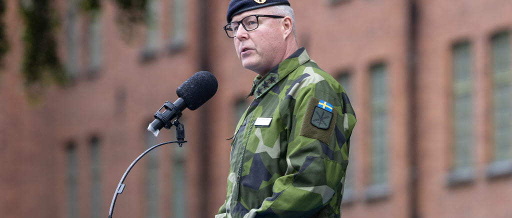 Carl-Johan Edström tar befälet över försvarsstaben och Högkvarteret