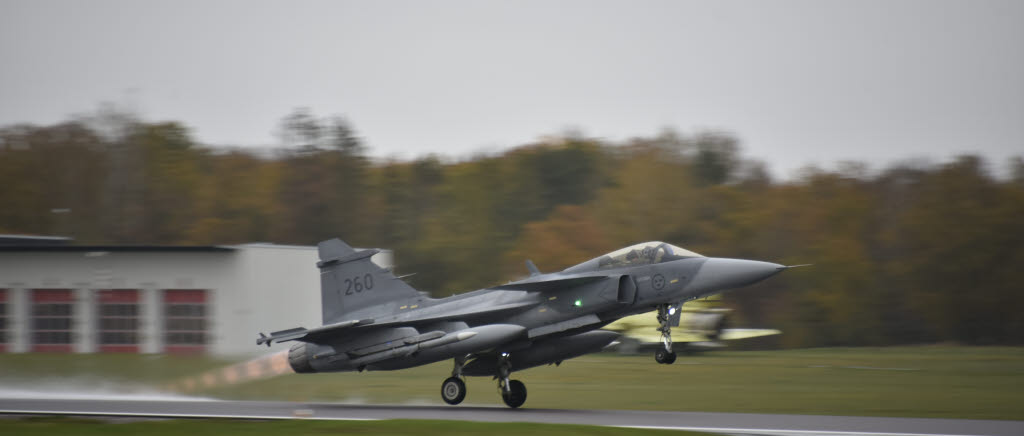 211021 Luftförsvarsövning 2021, LFÖ 21
Jas 39 Gripen startar från Malmen.