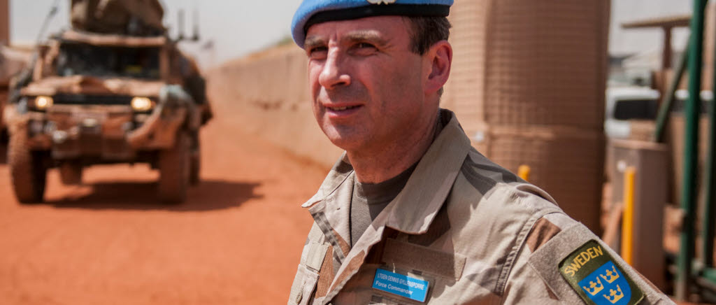Generallöjtnant Dennis Gyllensporre tillträdde i sin roll som högste militäre chef för FN-styrkan i
Mali för ett par veckor sedan. Nu har han i den rollen för första gången besökt Timbuktu och det
svenska underrättelseförbandet på Camp Nobel.