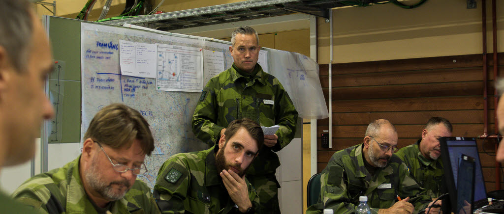 Erik Näslund är reservofficer i tredje brigadstaben sedan 2001. Till vardags är han delägare i ett konsultbolag men här är han en av dem som leder brigaden.