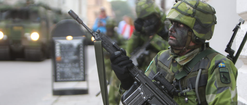 ”Slaget om Sundsvall”, ett av insatskompanierna under förflyttning genom centrum.