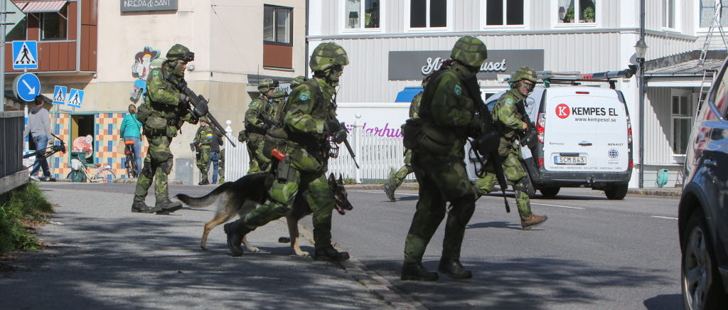 Medelpadsbataljonen övade strid i stadsmiljö när de återtog kommandot av centrala Härnösand under fredagen den 2 september.