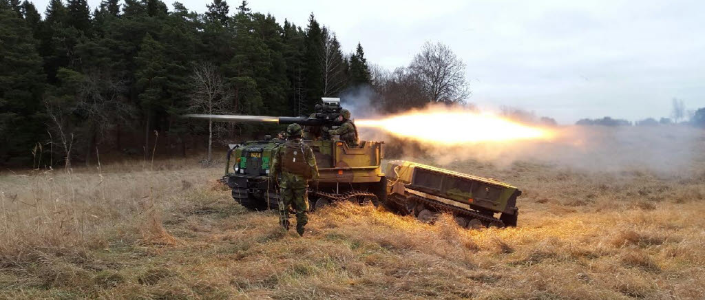 72:A KOMPANIET PÅ LIVGARDETS 7:E BATALJON Skjutning med robot 55C  från robotbandvagn 2063	. kungsängens skjutfält