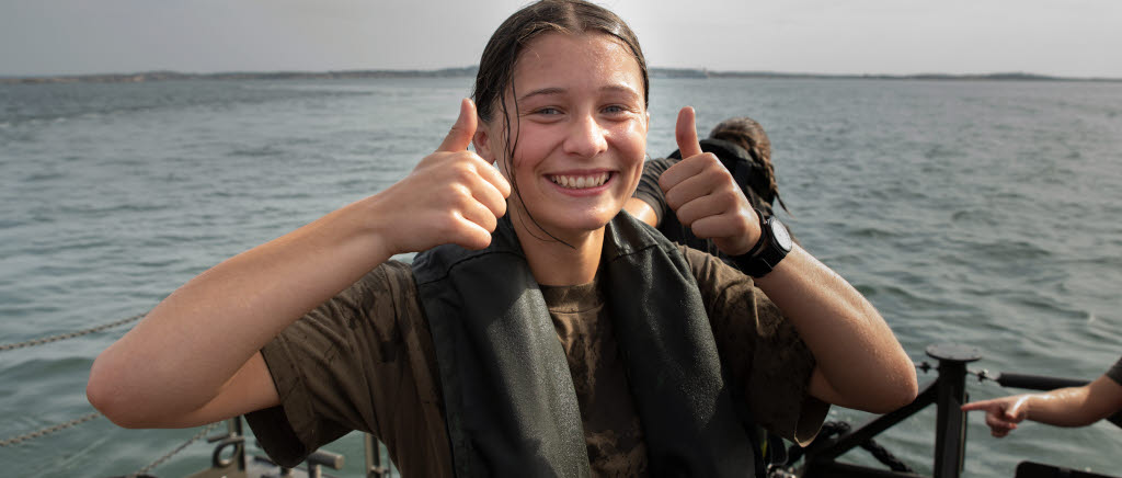 Deltagarna på Marine Weekend fick prova på livet som soldat under en helg, med bland annat stridsbåtskörning, fysträning och lunch ute i skärgården. 