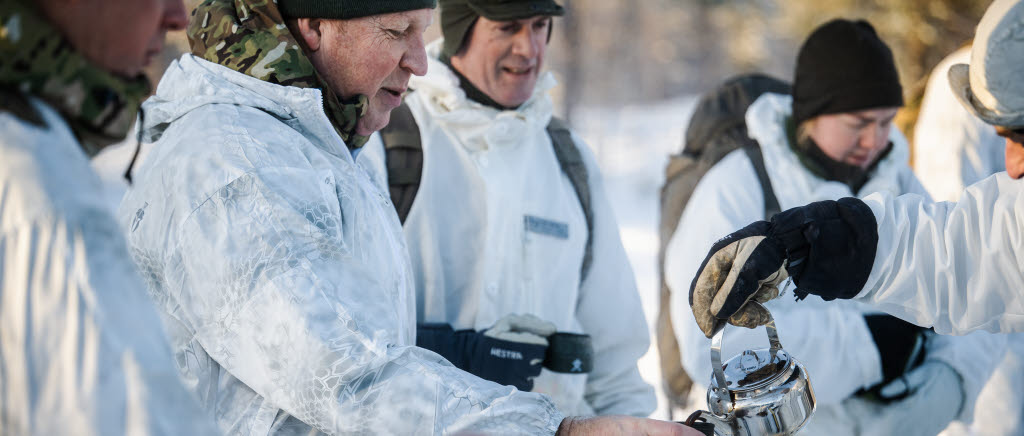 Mike Elviss, Commander Field Army, från brittiska armén och Sveriges arméchef Jonny Lindfors förde enskilda samtal om de båda nationernas framtid tillsammans under dagarna i Arvidsjaur.