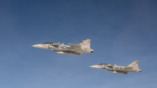 Flygdag i Borlänge 2 juli 2022. F 21 på plats med två Jas 39 Gripen och SK60 samt uppvisningspiloterna "Sunshine" (Jas) och "Princess" (SK 60).