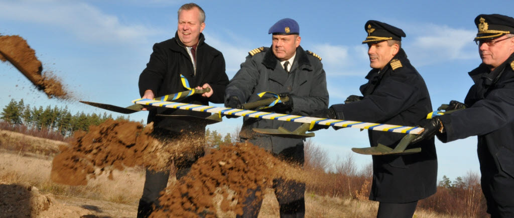 Första spadtaget på vad som ska bli Sveriges största flygbas räknat till antalet flygplan och  helikoptrar. 