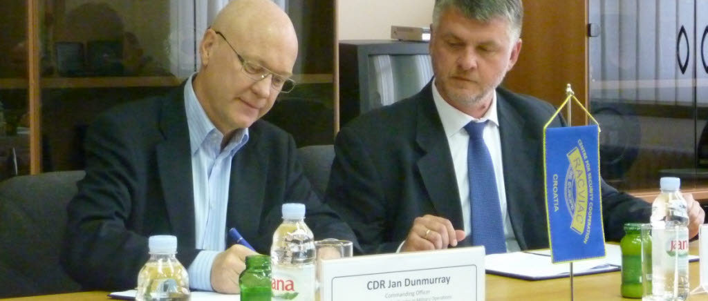 CDR Jan Dumurray signerar överrenskommelse med Kroatien ang kurs Gender ToT