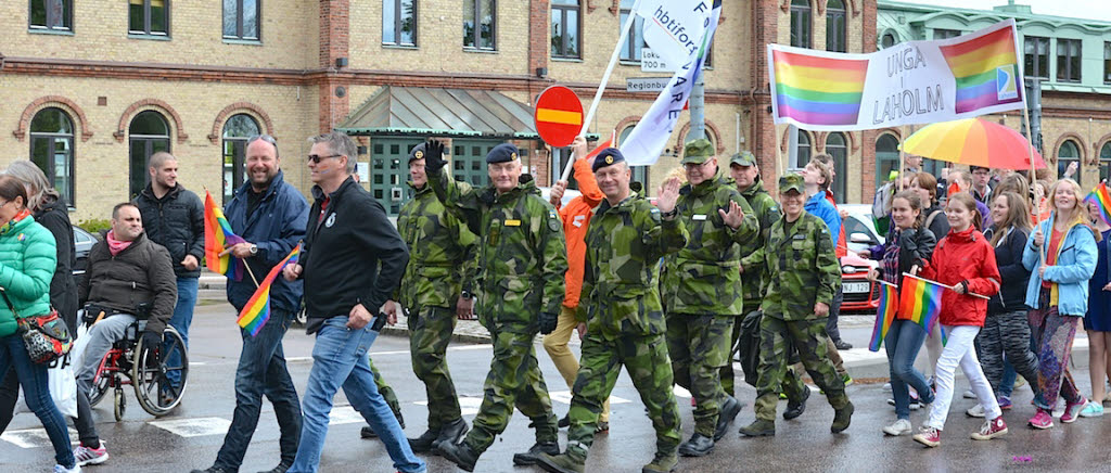 30 maj 2015 i Halmstad
Försvarsmakten en del av samhället
Prideparad med deltagande av Lv 6, FMTS och MHS H chefer