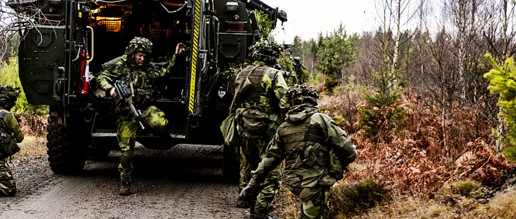 Oavsett om soldaterna strider nationellt eller internationellt så är det i grunden samma stridsteknik som utövas, berättar bataljonchefen Jonas Nilsson.