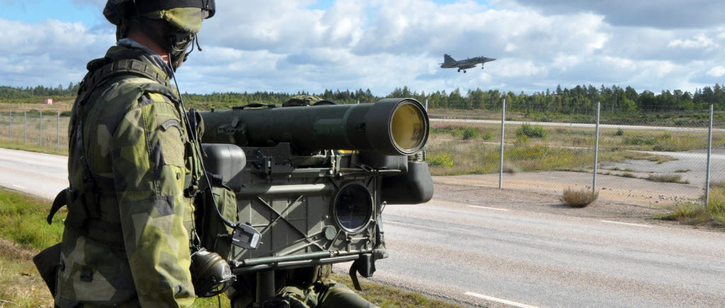 Flygvapenövning 2016. Luftvärnet samverkar med Flygvapnet.

Rb 70-enhet vid norra banänden, Ronnebybasen.