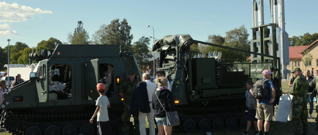 Luftvärnsregementet visade upp materiel - bl a nya robot 98-systemet - vid Flygdagarna 2016 /Flygvapnet 90 år.