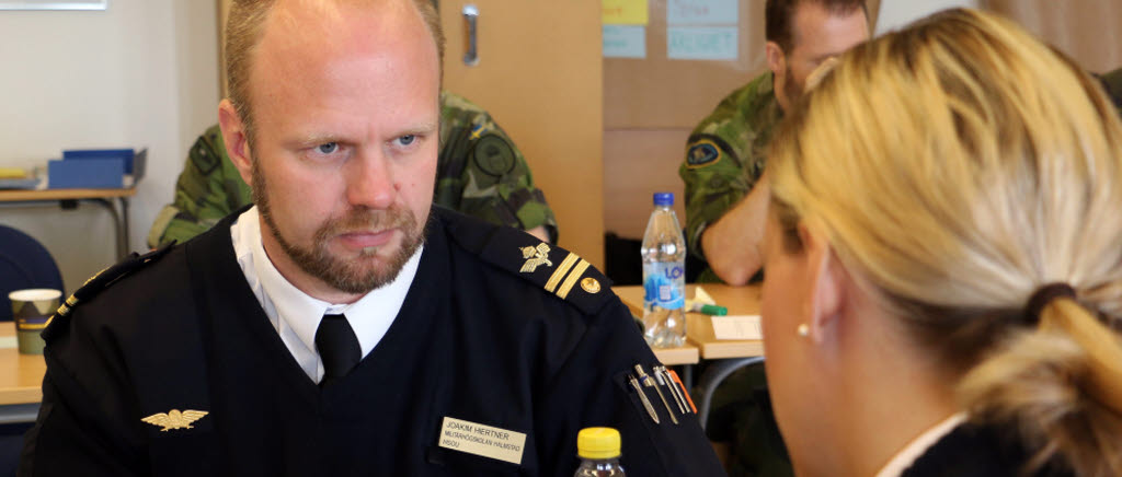 För första gången genomförs en högre specialistofficersutbildning (HSOU) för fanjunkare som ska bli förvaltare.