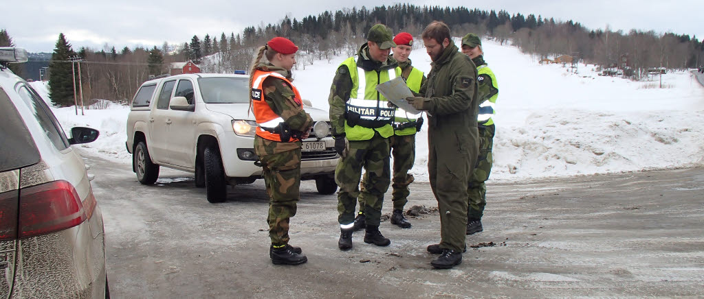 Militärpoliser från Livgardet i skarp tjänst under Cold response 2016