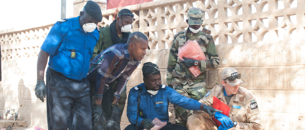 Militärpolis ur Mali 03 håller utbildning för malisk polis, militär och nationalgarde.