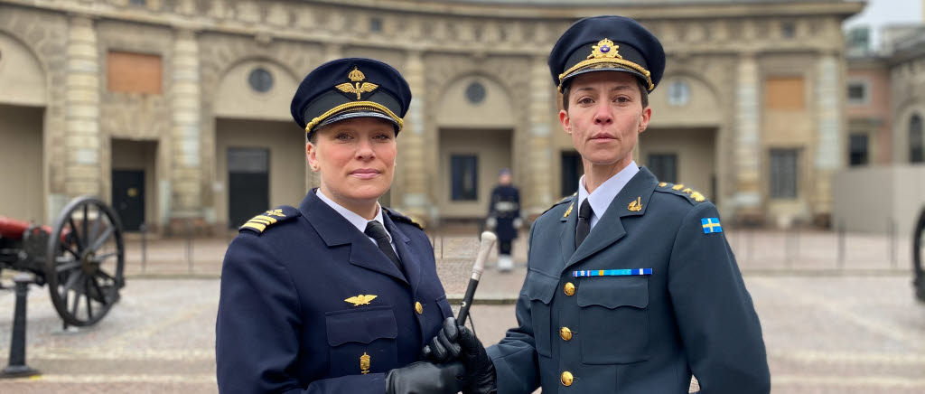 major Sofia Elmehed och major Elena Fredriksson känner varandra sedan majorsutbildningen vid Försvarshögskolan.