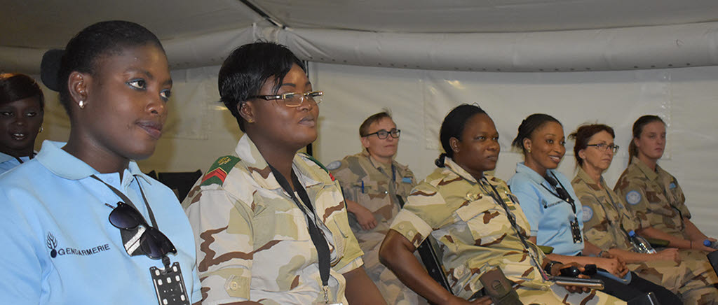 På internationella kvinnodagen bjöd FM 02, flygvapenförbandet i Mali, in kvinnor som
tjänstgör i Minusma till erfarenhetsutbyte och lunch.