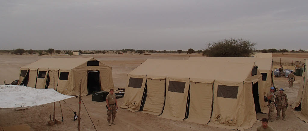 Upprättandet av den tillfälliga campen har börjat, Camp Viking.