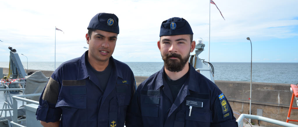 Ramninder Litt och Emin Eminagic, signalmatroser på HMS Carlskrona och tidigare FMU, förberedande militär utbildning.