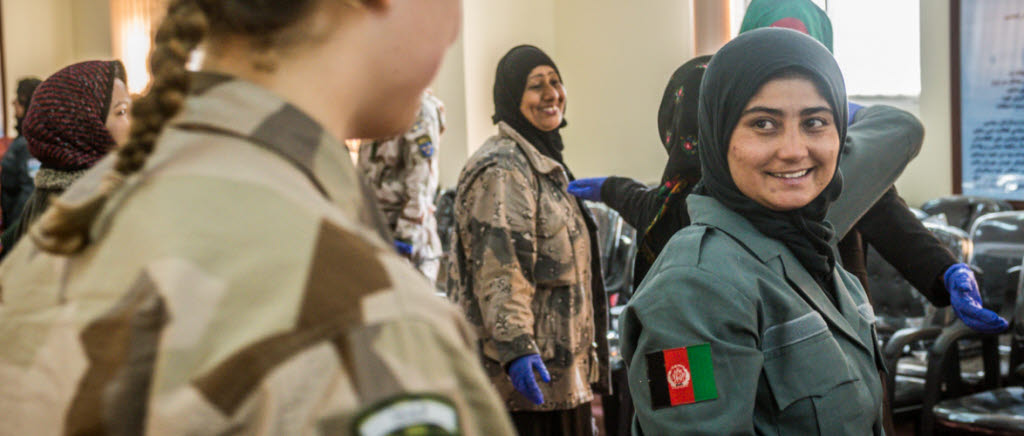 Den 18 och 20 februari 2014 genomförde instuktörer från Sverige och Norge en så kallad "Female Searcher training" i centrala Mazar-e-Sharif. Syftet med detta var att utbilda kvinnor till att verka som kontrollanter vid vallokalerna under det afghanska presidentvalet 2014.