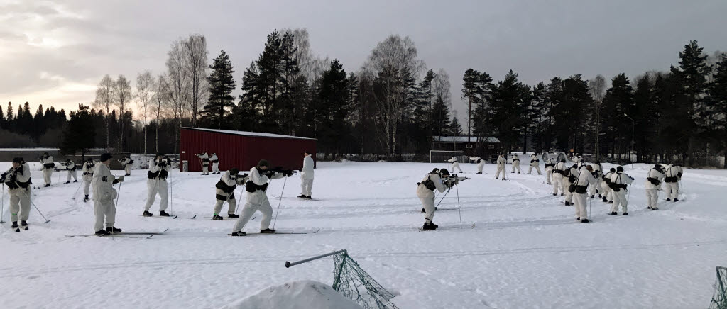 vinterutbildning för kadetter från 226 kursen på Militärhögskolan Karlberg i Boden.