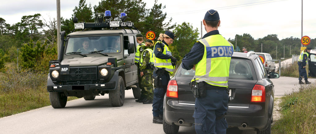 Polis och Militärpolis samarbetar under övning Aurora 17, bland annat vid flera planerade trafikkontroller.
