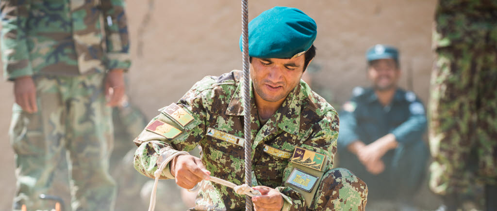 80 officerare och specialistofficerare går för tillfället kursen i ammunitionsröjning på ANA Engineering School utanför Mazar-e-Sharif. 