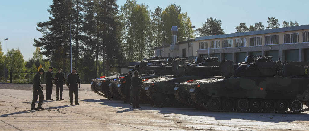 I Boden utbildas de första rekryterna på nyrenoverade stridsfordon 9040 D.  Här pågår den grundläggande vagnsutbildningen på Norrbottens pansarbataljon.