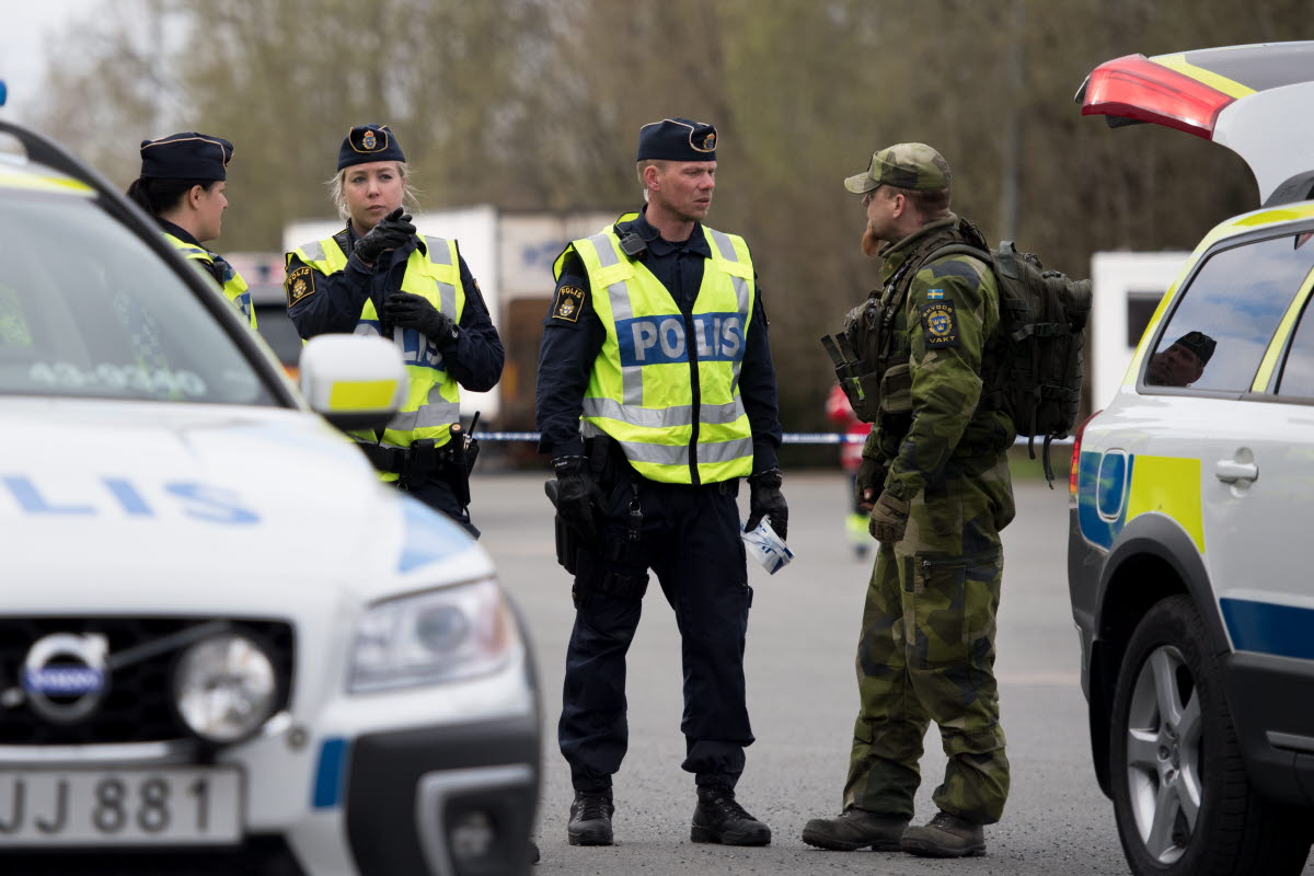 The Swedish Armed Forces Assists The Police With Border Surveillance ...