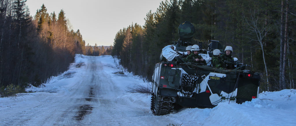 Pionjärplutonen ur Norrbottens pansarbataljon under övning Vintersol 2015.