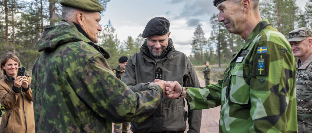 Finlands kommendör för Försvarsmakten, Timo Kivinen, amiral Rob Bauer, ordförande i Natos militära kommitté, samt överbefälhavare Micael Bydén träffades under insatsen i norra Finland.