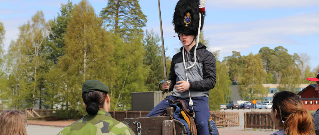 Aktivitetsdag för gymnasieskolor på Livgardet 2014.