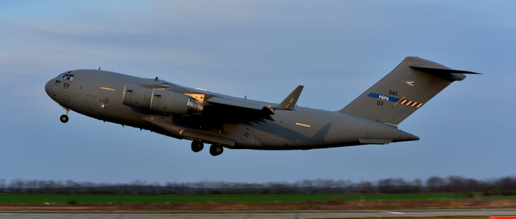 Försvarsmaktens första flygning som stöd till Frankrike är nu genomförd med transportflygplanet C-17 från Heavy Airlift Wing.